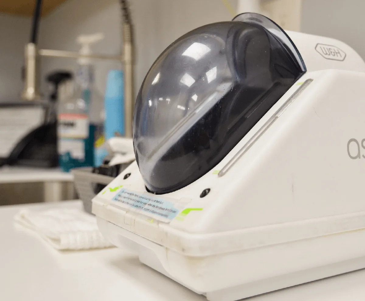 A dental device