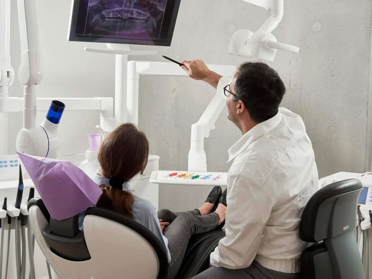 When to Save a Tooth vs Extraction: Dentists Decision